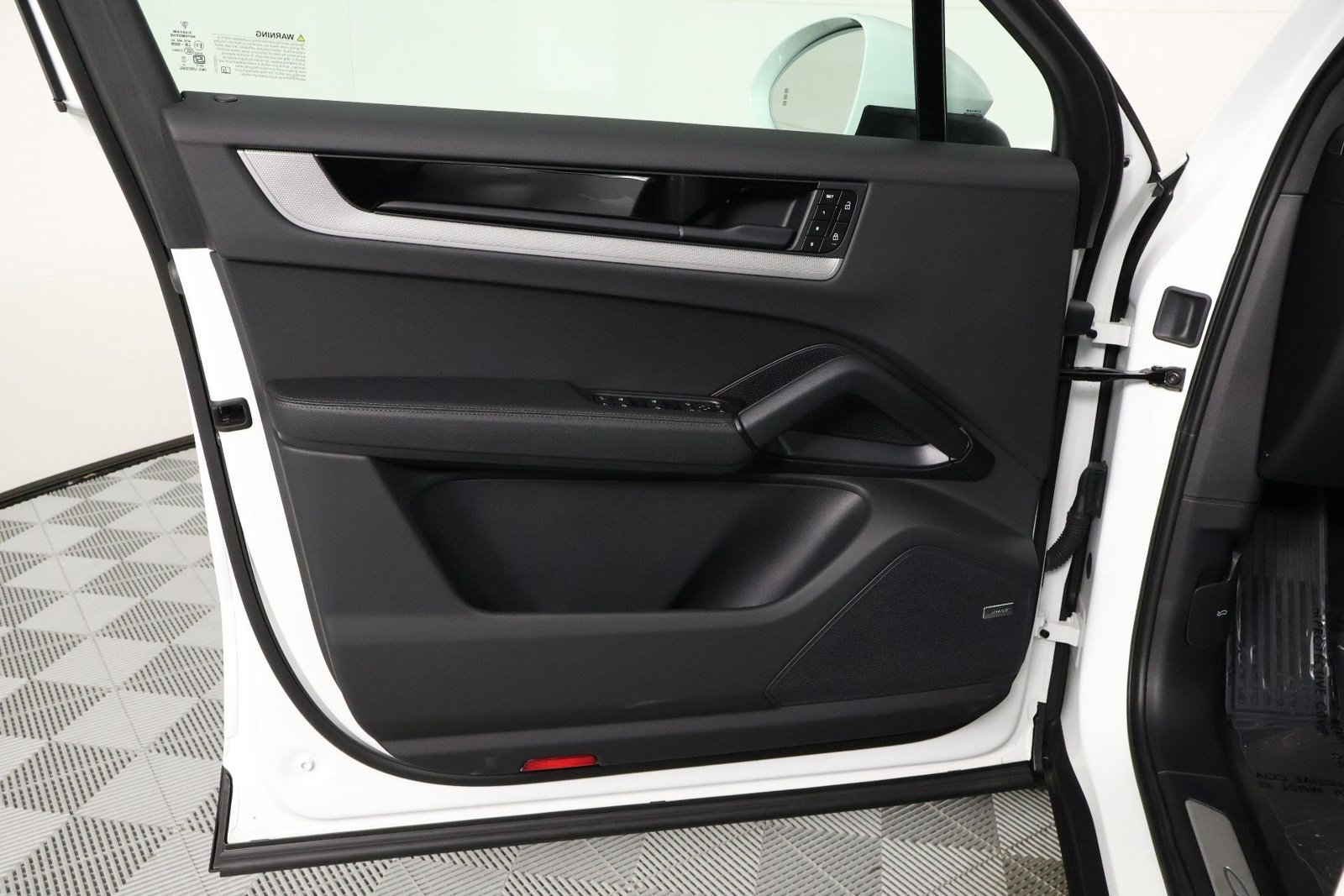 Certified 2026 Porsche Cayenne AWD/4WD image 20