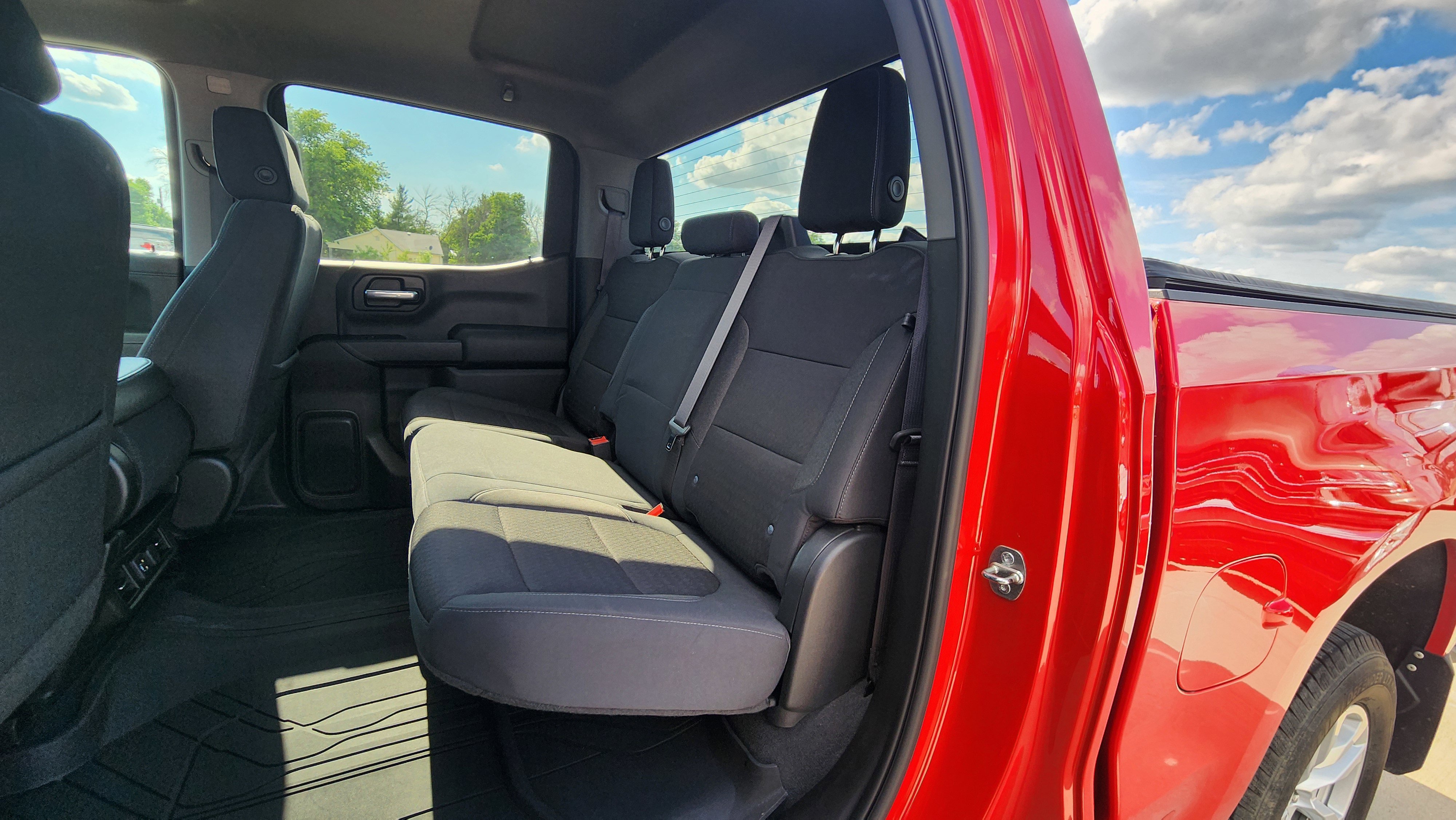 Certified 2021 Chevrolet Silverado 1500 LT w/ Z71 Off-Road Package AWD/4WD image 17