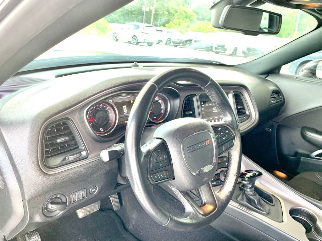 Used 2023 Dodge Challenger SXT RWD image 11