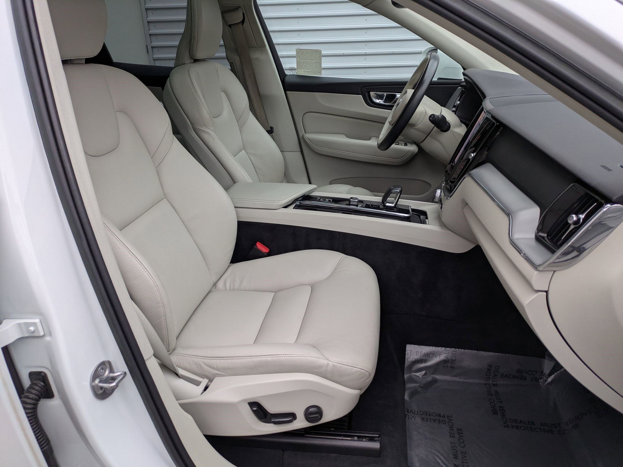 Certified 2023 Volvo XC60 B5 Core image 31