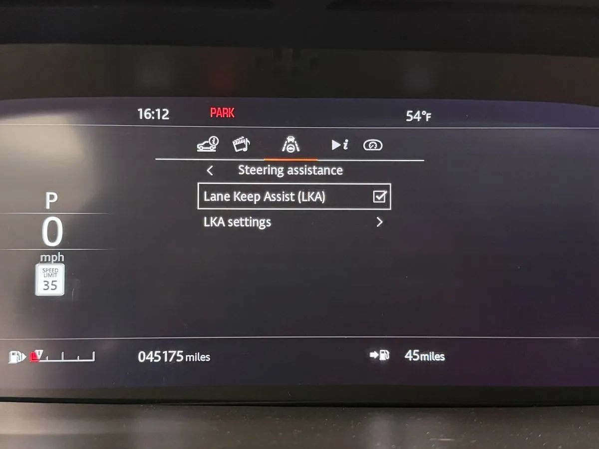 Used 2020 Land Rover Discovery HSE AWD/4WD image 15