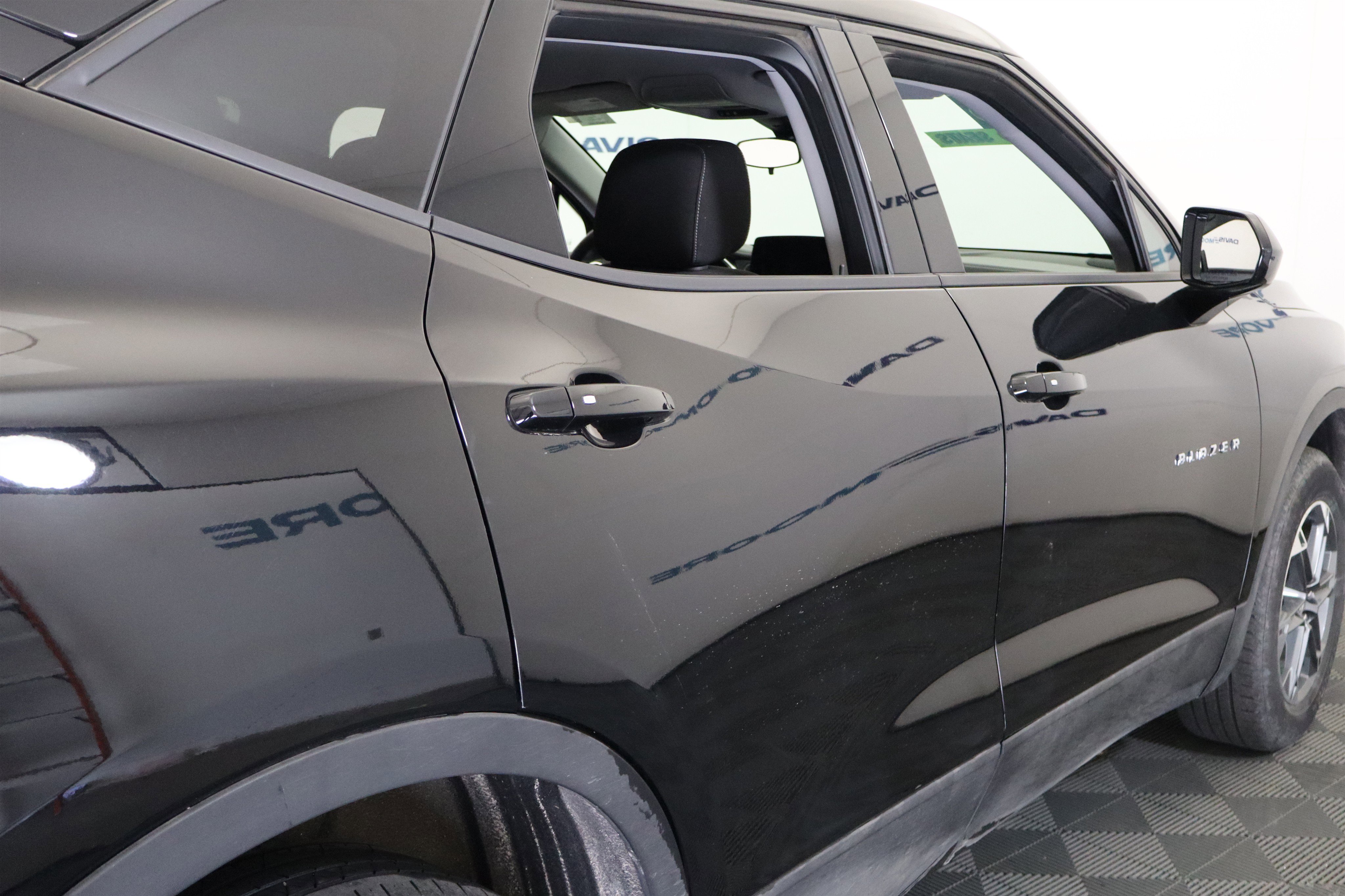 Used 2025 Chevrolet Blazer LT AWD/4WD image 8