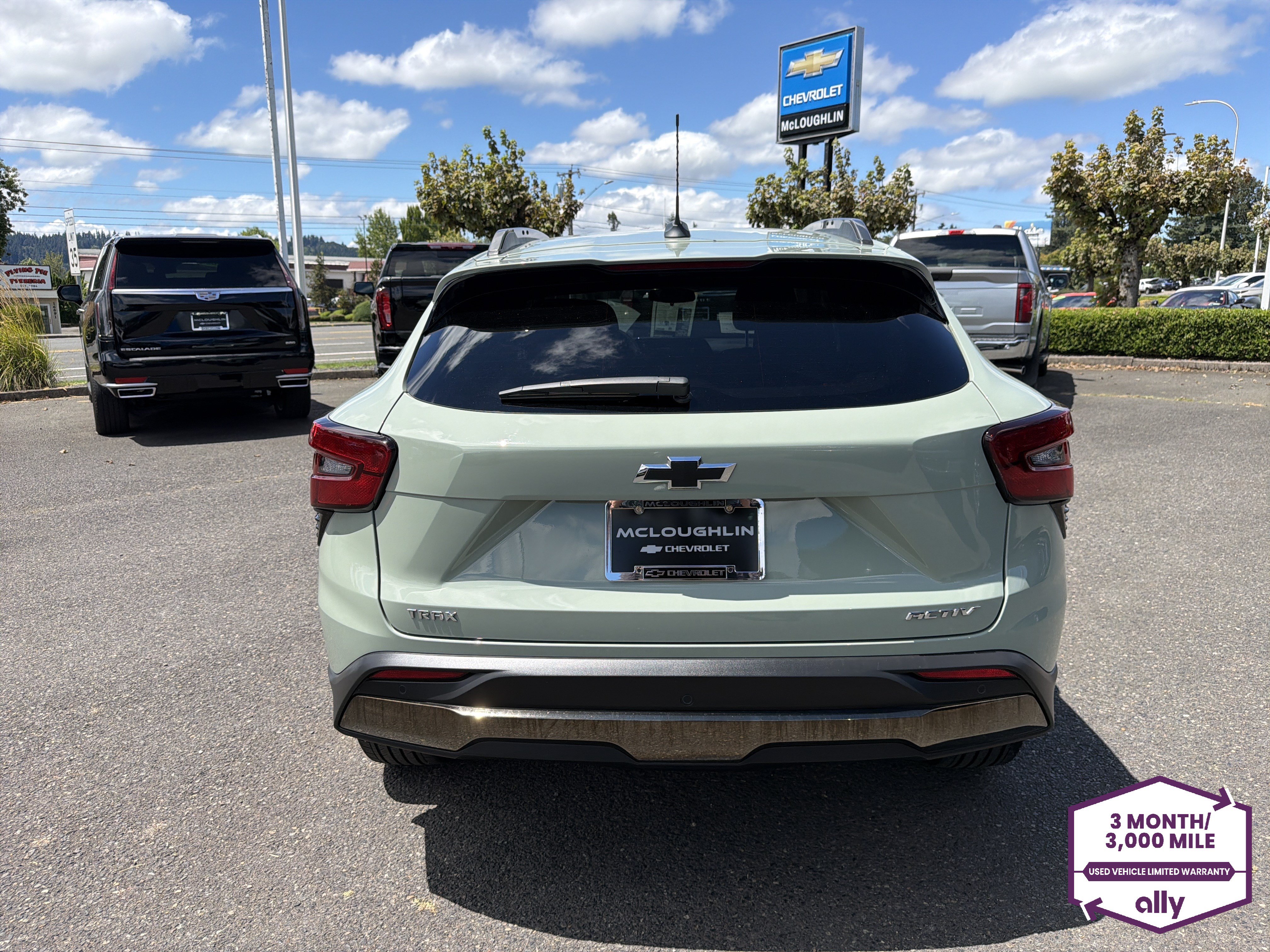 Used 2025 Chevrolet Trax ACTIV w/ Driver Confidence Package FWD image 4