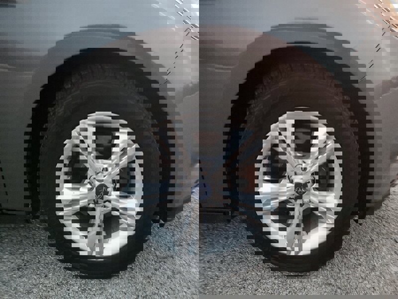 Used 2013 Ford Focus SE w/ SE Winter Pkg image 26