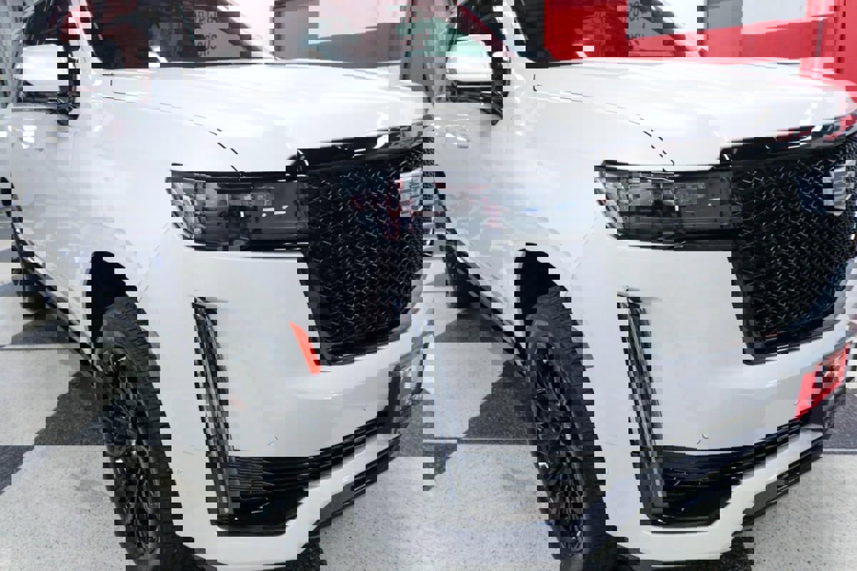 Used 2024 Cadillac Escalade ESV Sport Platinum w/ LPO, ONYX Package image 52