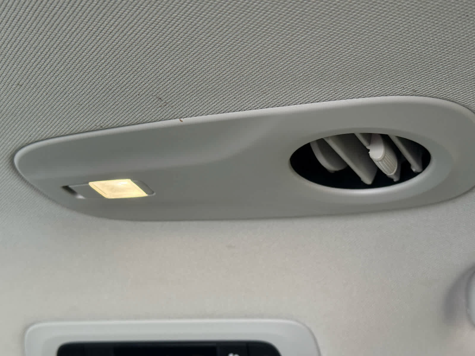 Used 2024 Chrysler Pacifica Touring-L image 32