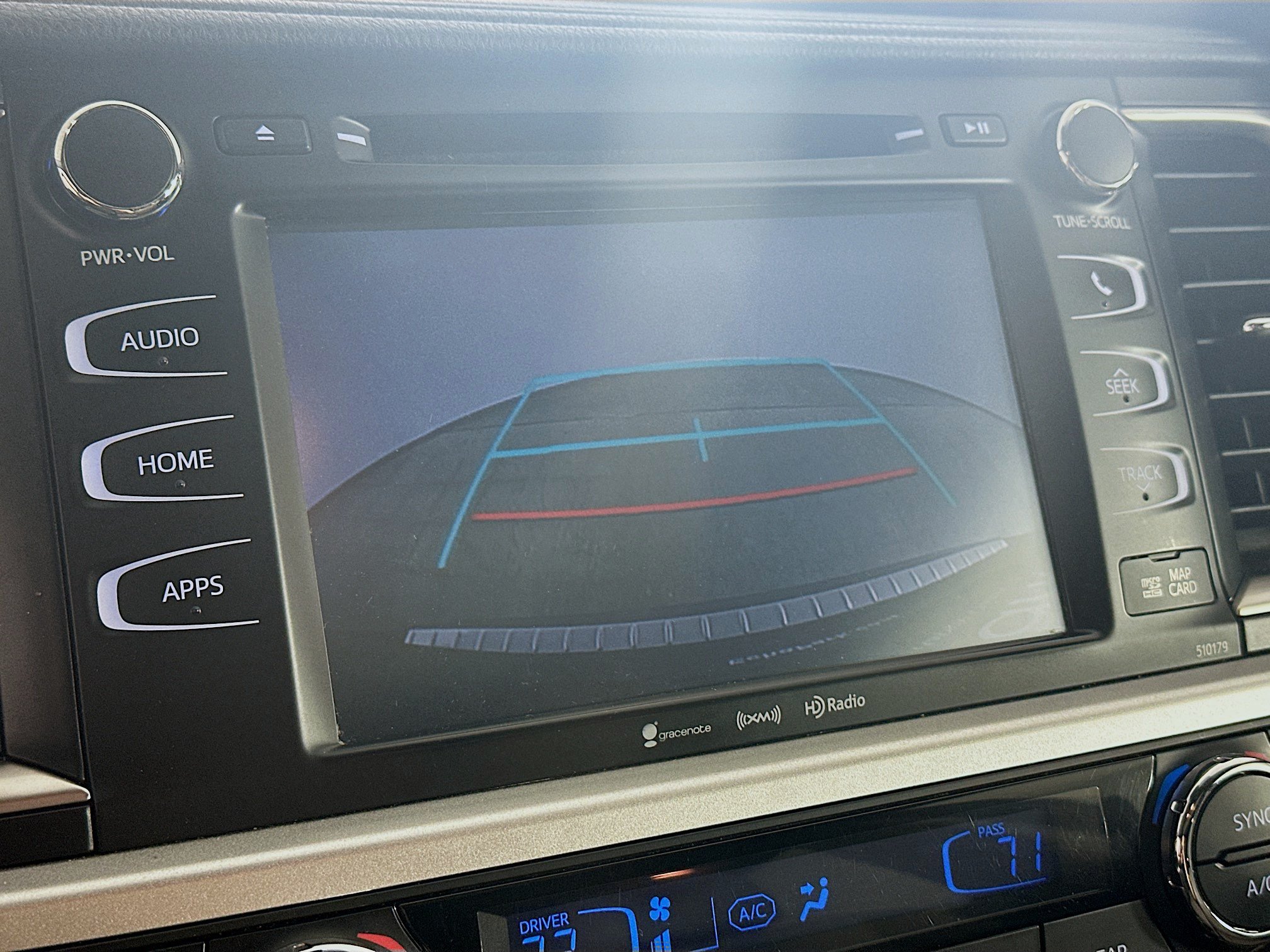 Used 2018 Toyota Highlander XLE FWD image 23