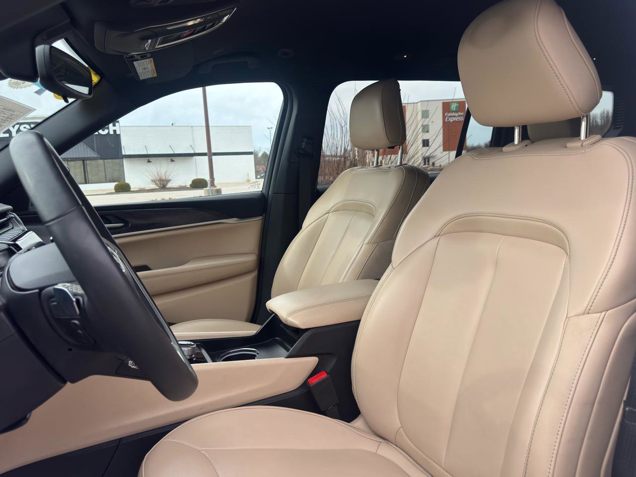 Used 2024 Jeep Grand Cherokee L Limited image 18