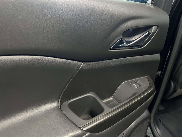 Certified 2022 GMC Acadia SLT w/ Technology Package image 12