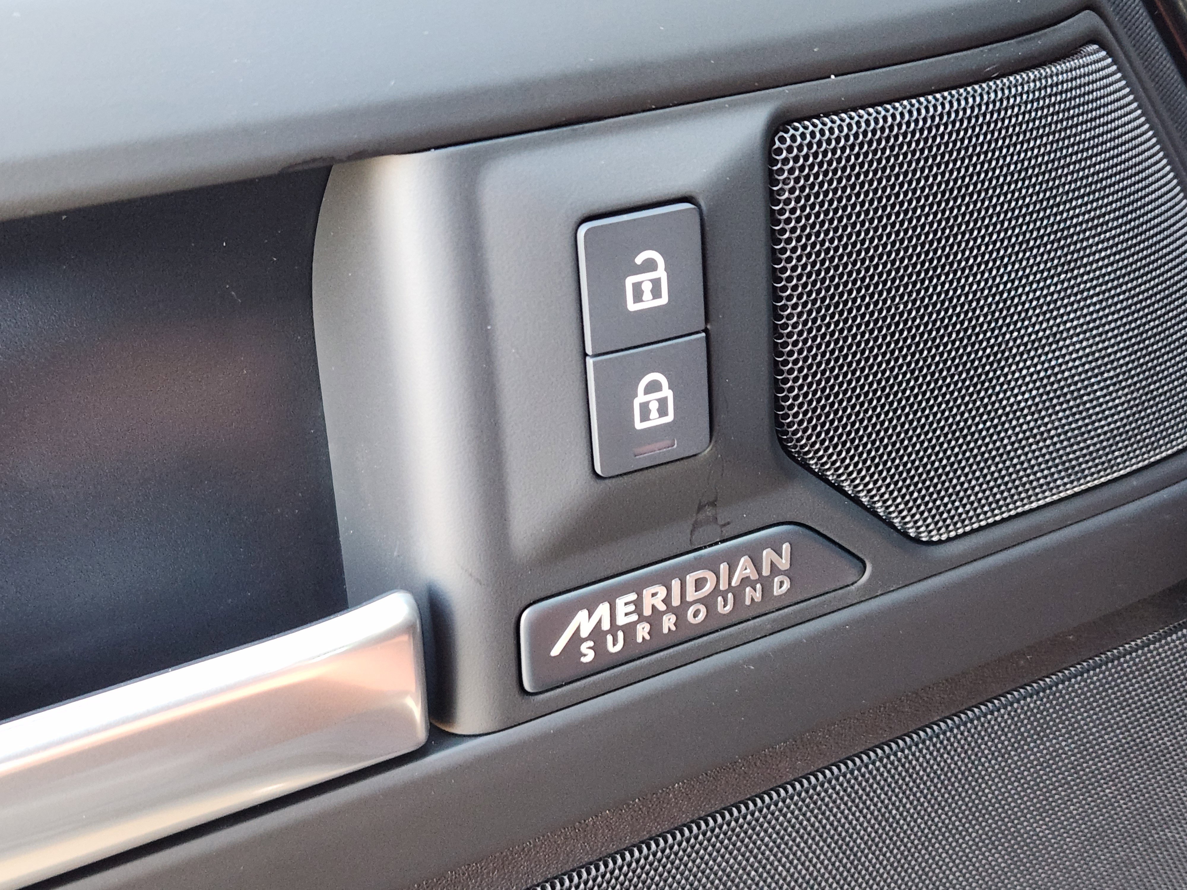 New 2026 Land Rover Defender 110 X-Dynamic SE image 23