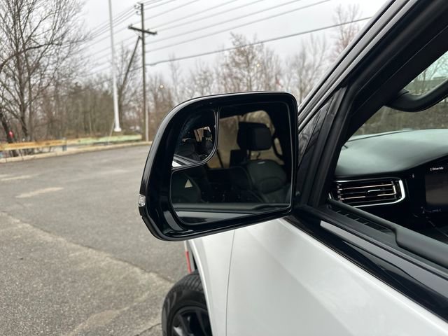 Used 2024 Jeep Grand Wagoneer Series III w/ Rear Seat Video Group 1 image 22