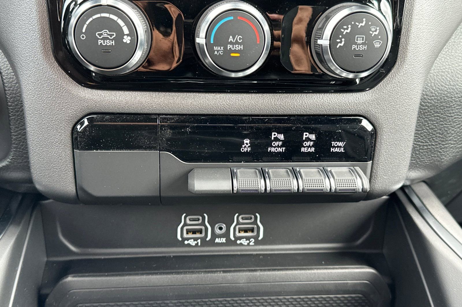 New 2025 RAM 1500 Big Horn AWD/4WD image 33