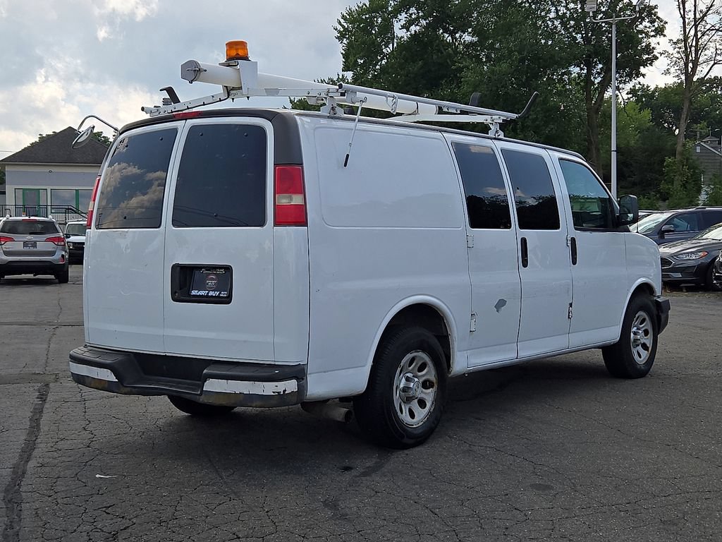 Used 2010 Chevrolet Express 1500 RWD image 5