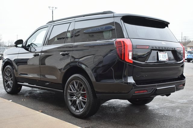 Used 2025 Ford Expedition Platinum w/ Stealth Performance Package image 10
