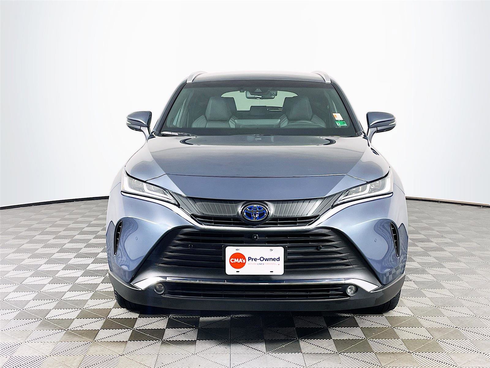 Used 2023 Toyota Venza Limited image 2