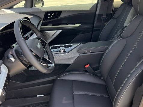 New 2026 Cadillac Optiq Sport 1 w/ LPO, Floor Liner Package AWD/4WD image 21