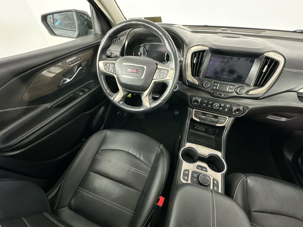 Used 2024 GMC Terrain Denali w/ Black Diamond Edition AWD/4WD image 9