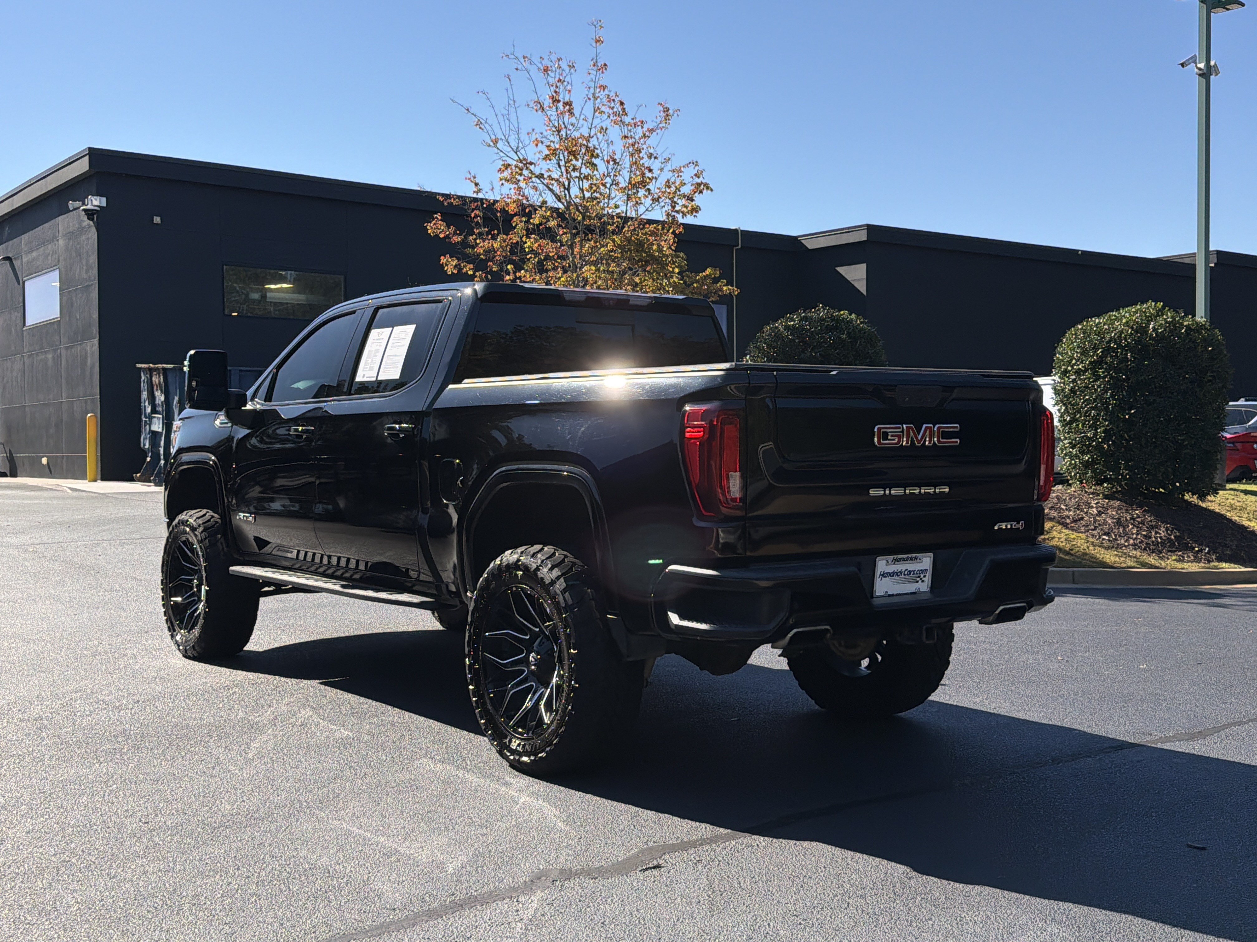 Used 2022 GMC Sierra 1500 AT4 w/ AT4 Premium Package AWD/4WD image 15