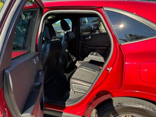 Certified 2023 Ford Escape ST-Line w/ Tech Pack #1 AWD/4WD image 11