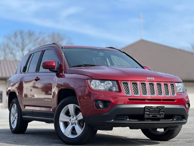 Used 2016 Jeep Compass Latitude image 3