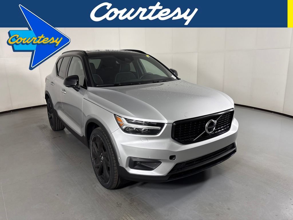 Used 2019 Volvo XC40 T5 R-Design