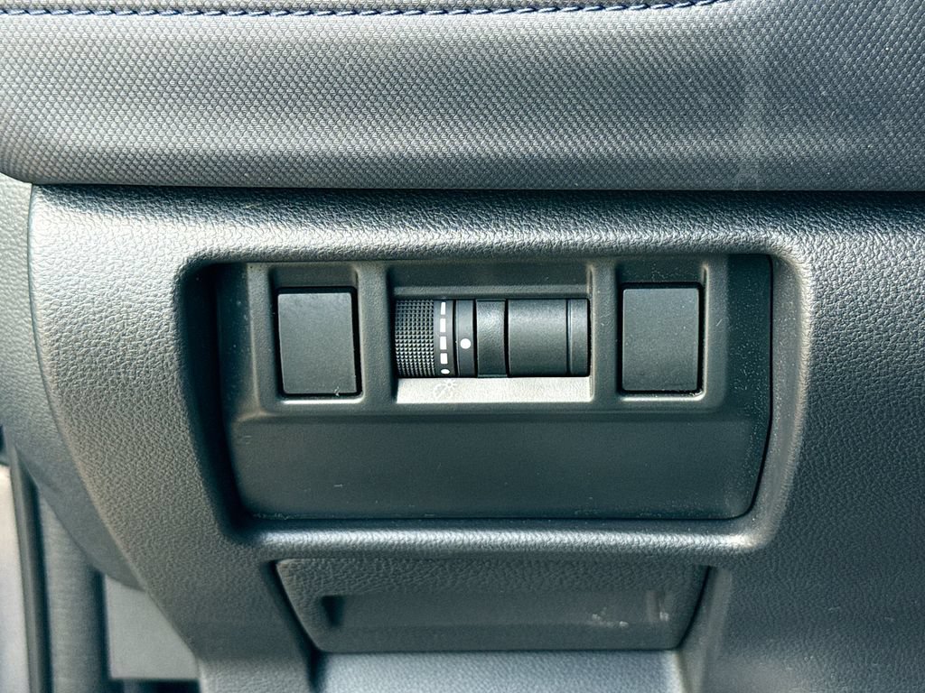 Used 2025 Subaru Forester Premium AWD/4WD image 10