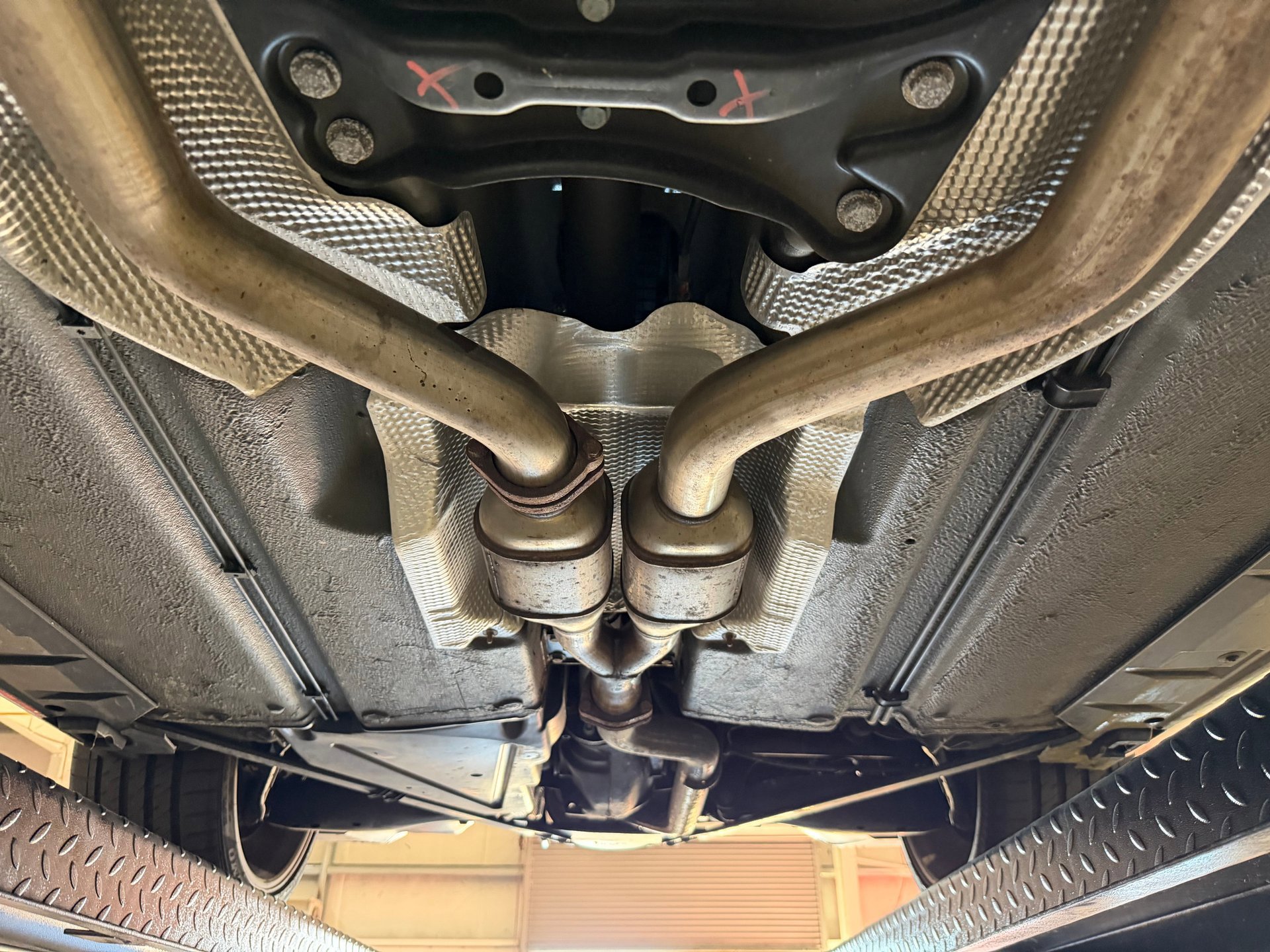 Used 2005 Chrysler Crossfire Limited image 98