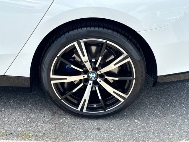 Used 2026 BMW 530i w/ M Sport Package RWD image 14