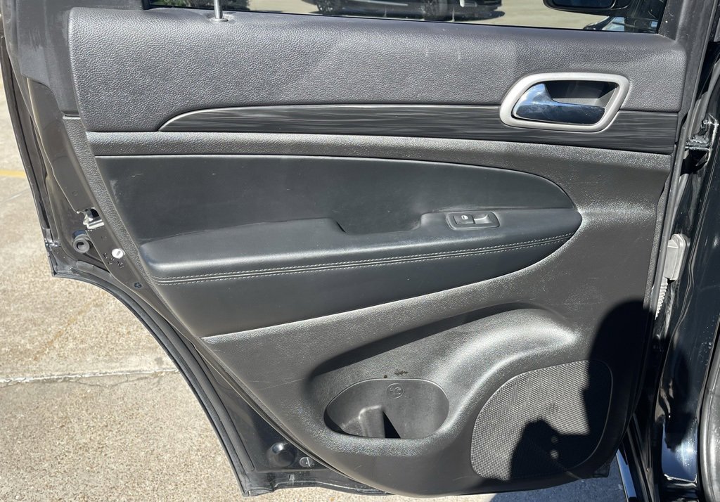 Used 2021 Jeep Grand Cherokee Laredo X image 37