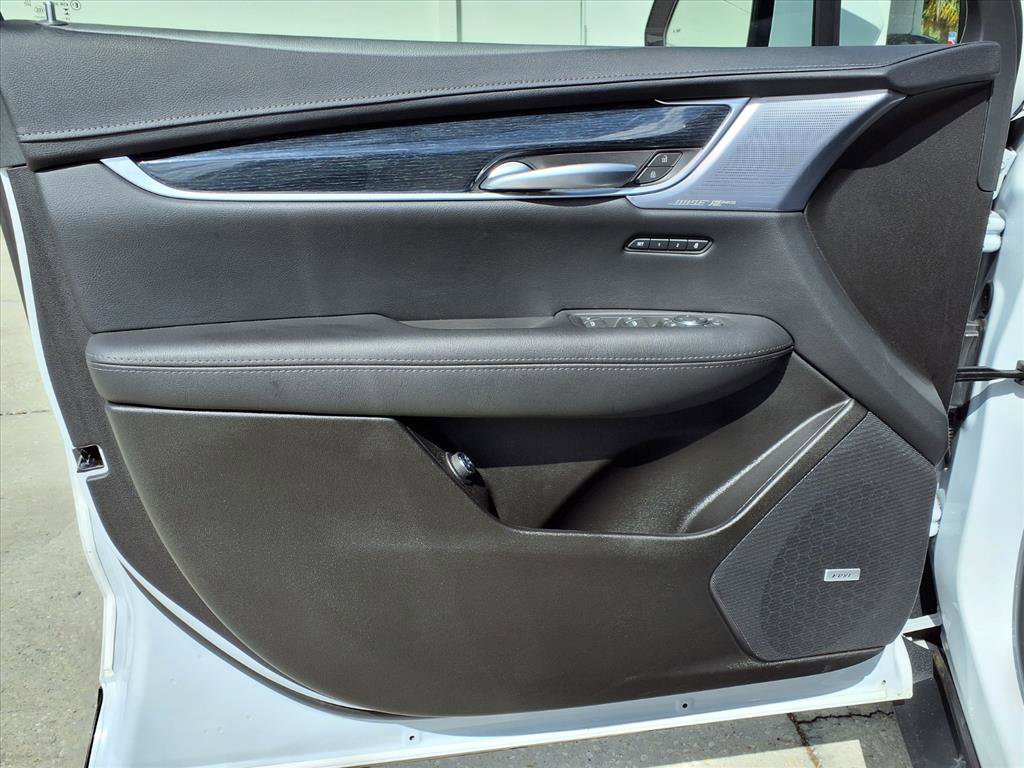 Certified 2025 Cadillac XT5 Premium Luxury AWD/4WD image 17