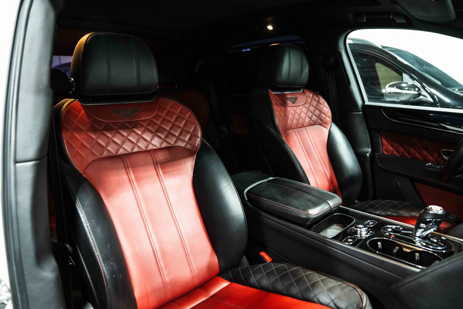 Used 2019 Bentley Bentayga AWD/4WD image 24