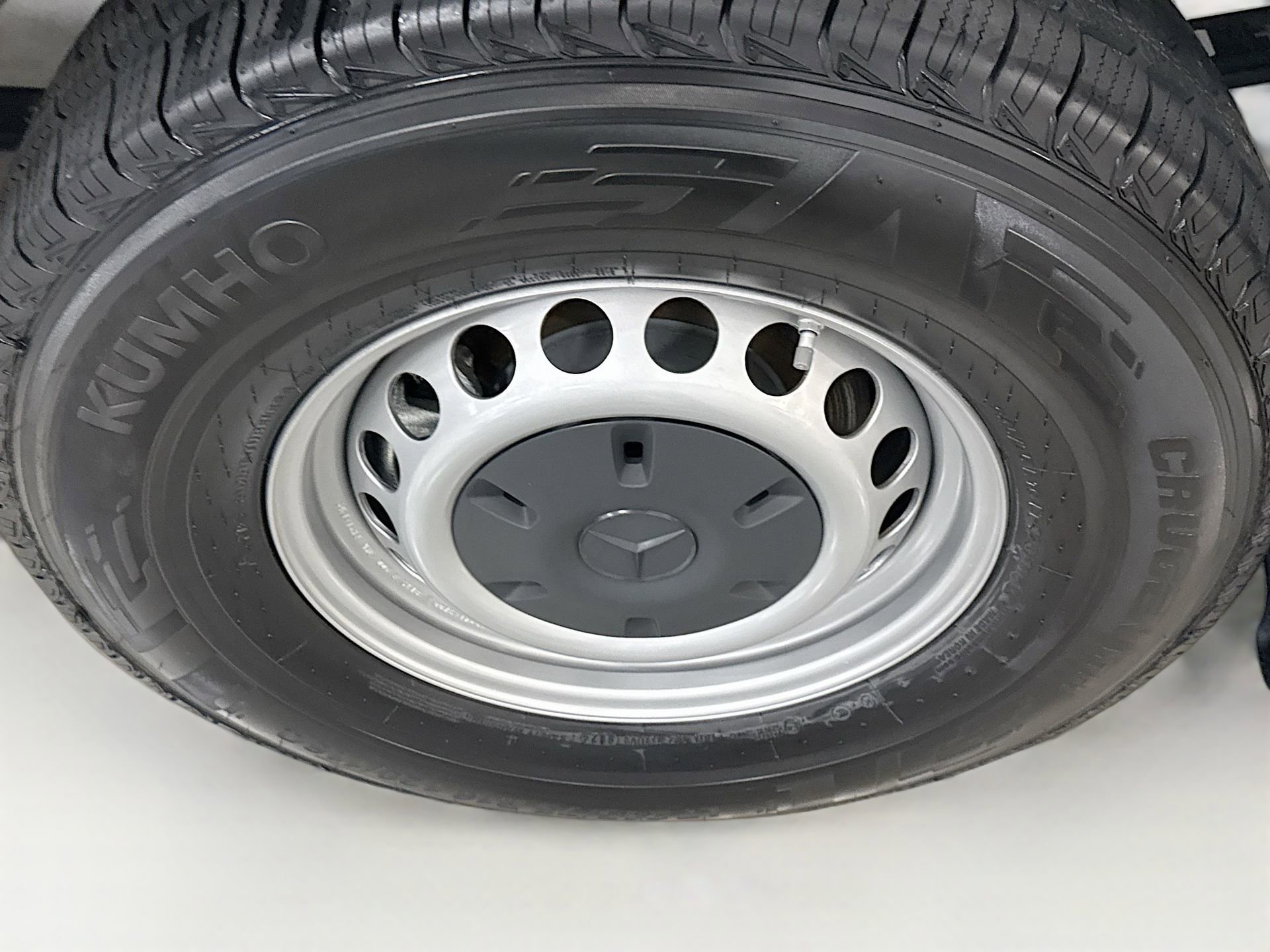 Used 2025 Mercedes-Benz Sprinter 2500 image 29