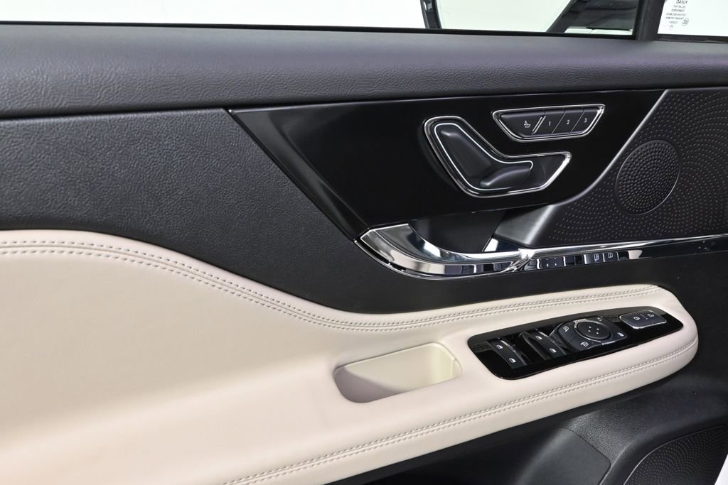 New 2026 Lincoln Corsair Reserve image 21