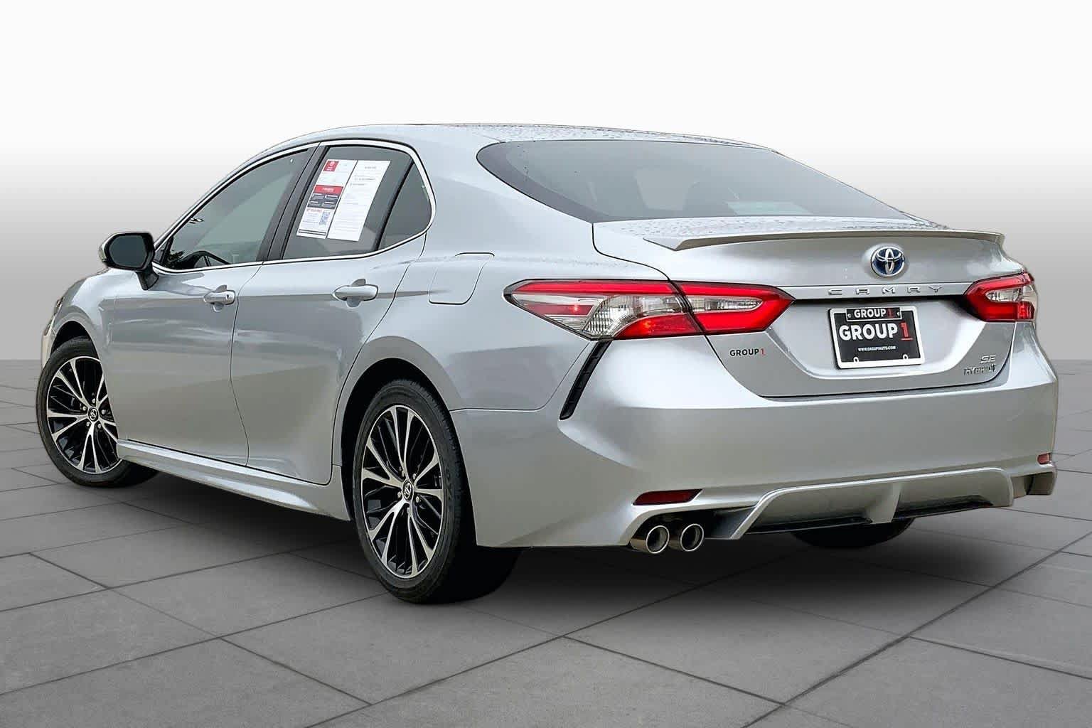 Used 2018 Toyota Camry SE FWD image 12