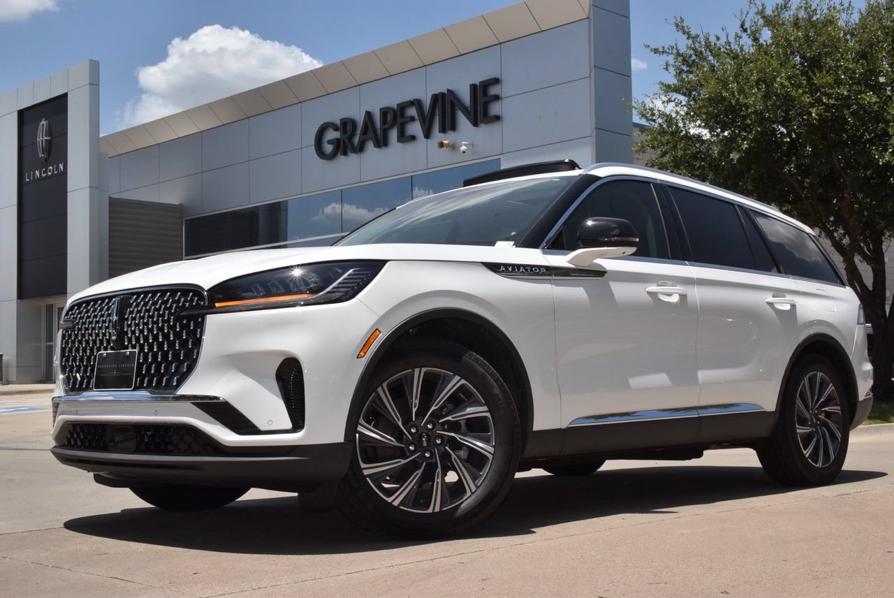New 2026 Lincoln Aviator 2WD