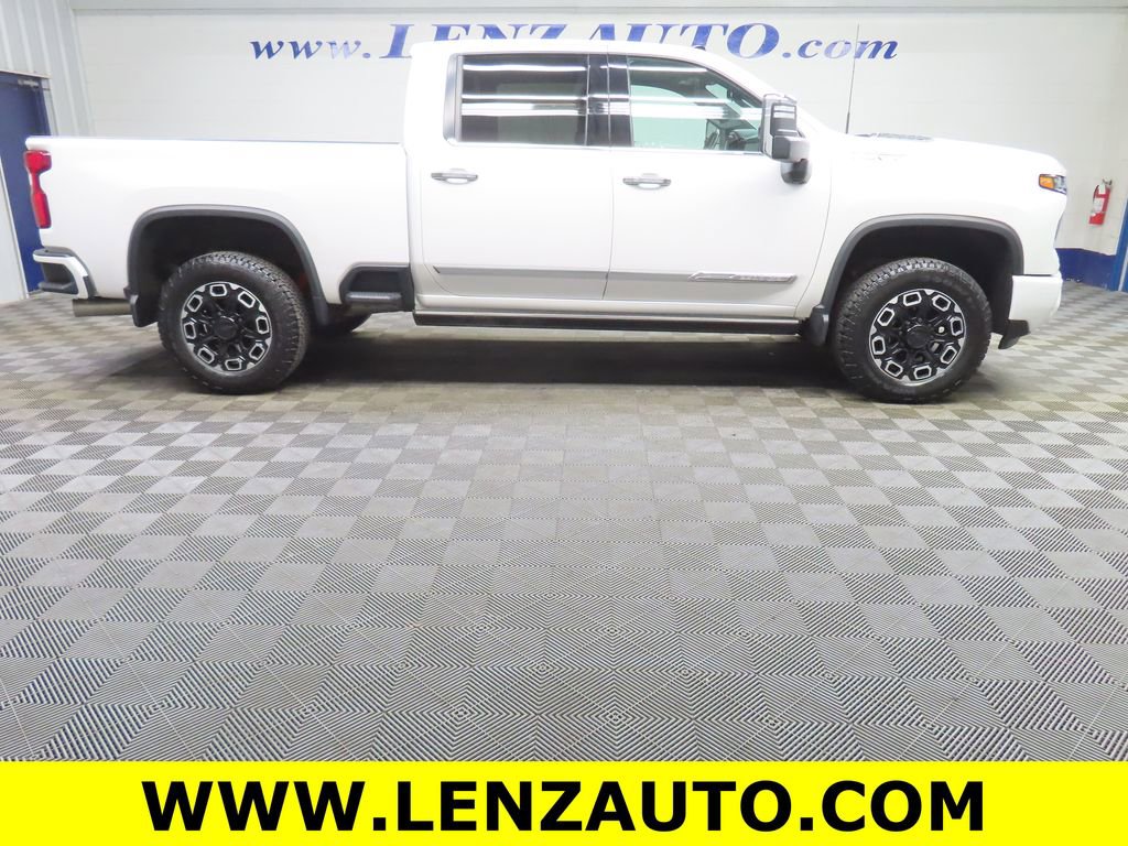 Used 2024 Chevrolet Silverado 2500 High Country w/ High Country Premium Package image 2