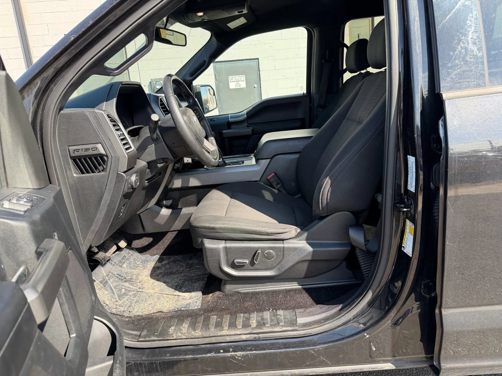 Used 2015 Ford F150 XLT w/ Equipment Group 302A Luxury AWD/4WD image 11