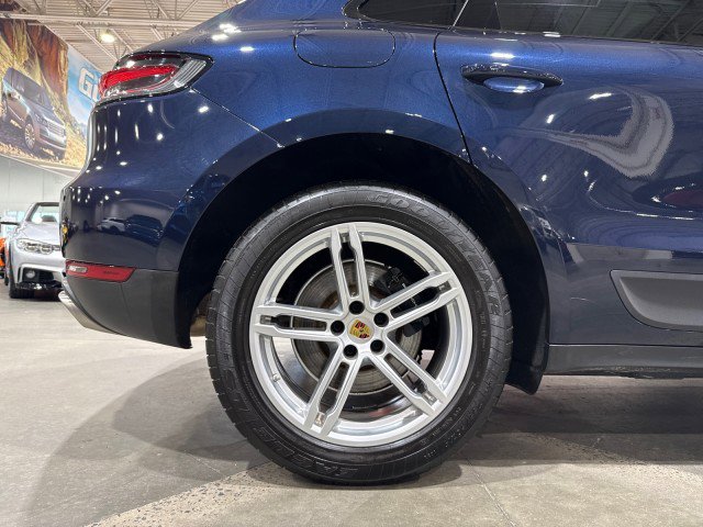 Used 2021 Porsche Macan w/ Premium Package image 87