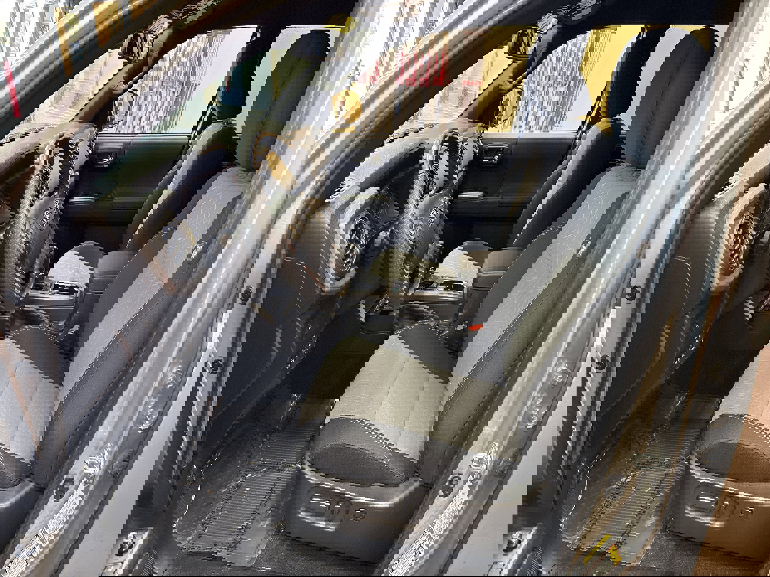 Used 2022 Toyota Tacoma TRD Off-Road AWD/4WD image 6