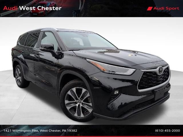 Used 2023 Toyota Highlander XLE