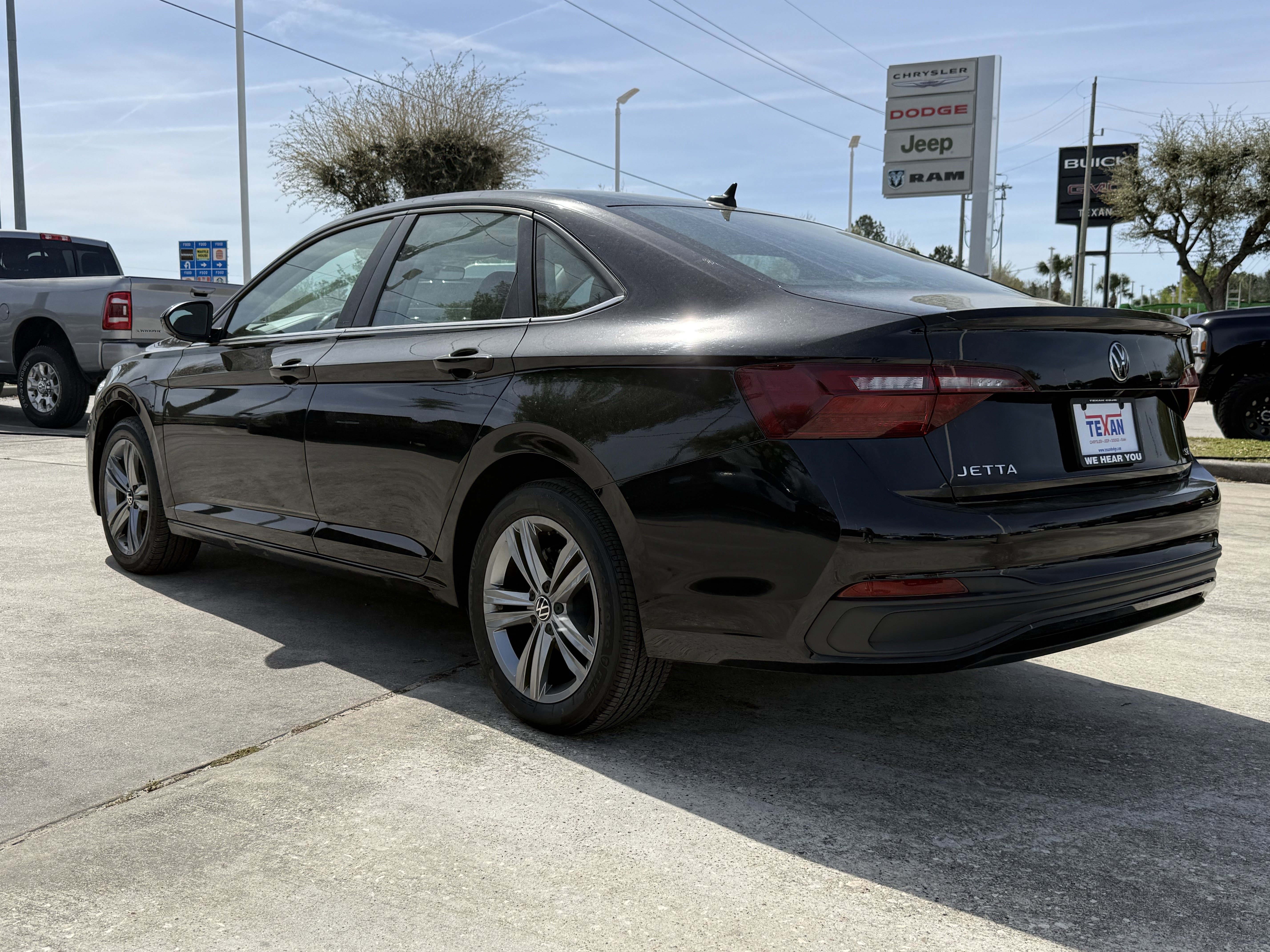 Used 2024 Volkswagen Jetta SE image 7