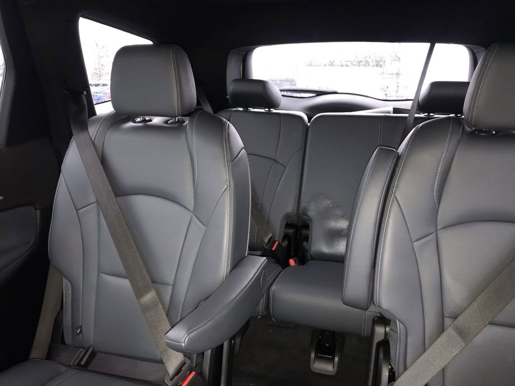 Used 2023 Buick Enclave Essence w/ Experience Buick Package image 23