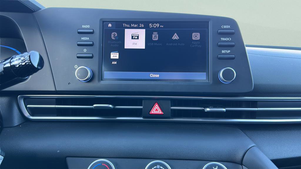 Certified 2025 Hyundai Elantra SE image 27