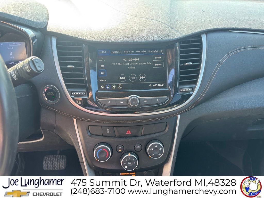 Used 2019 Chevrolet Trax LT w/ LT Convenience Package AWD/4WD image 14