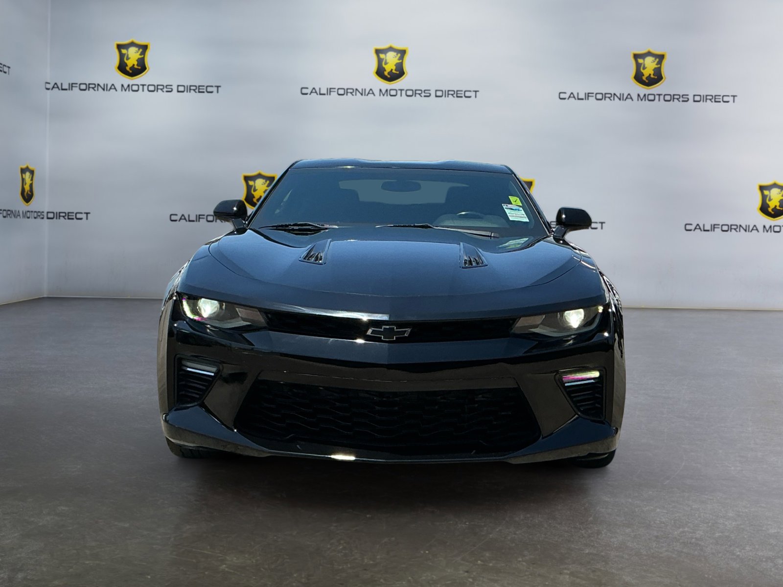 Used 2018 Chevrolet Camaro SS RWD image 2