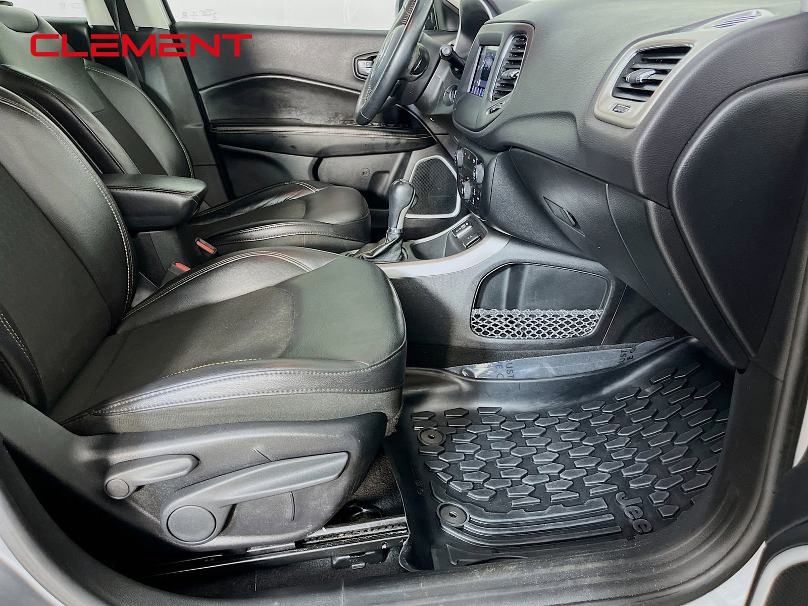 Used 2019 Jeep Compass Latitude w/ Popular Equipment Group FWD image 34