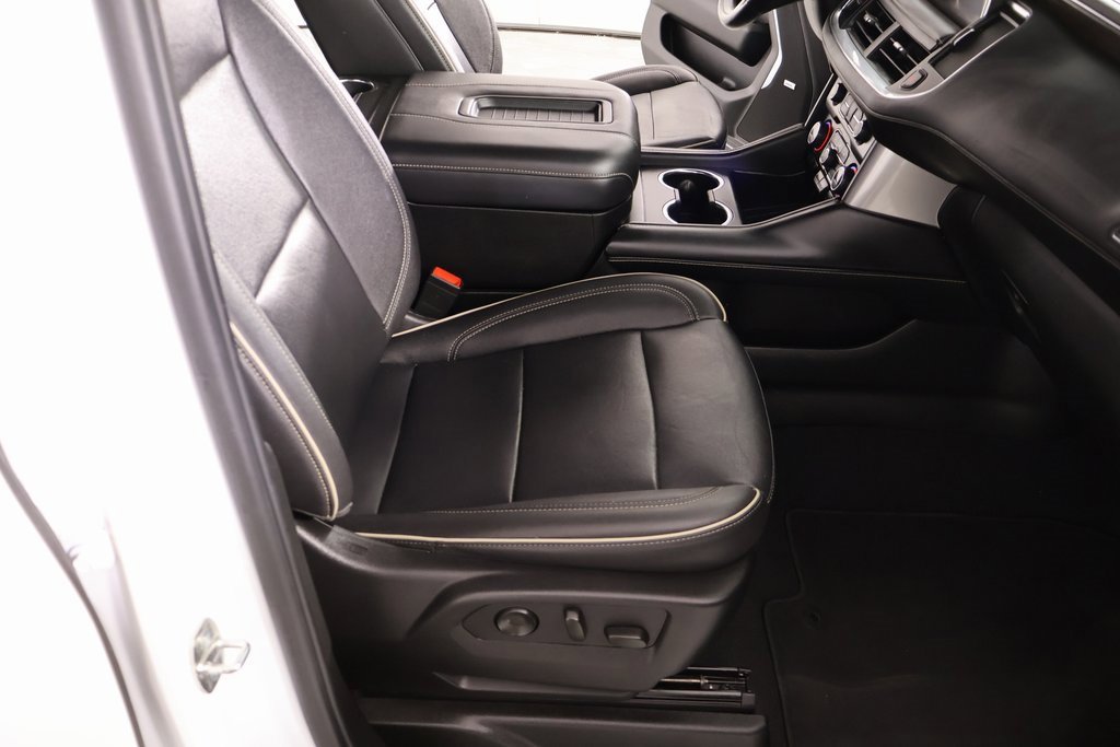 Used 2023 Chevrolet Suburban Premier image 14