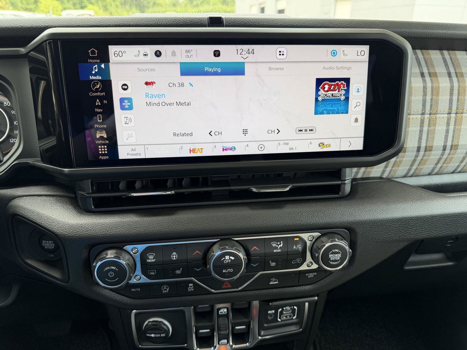 New 2026 Jeep Gladiator Sport AWD/4WD image 12