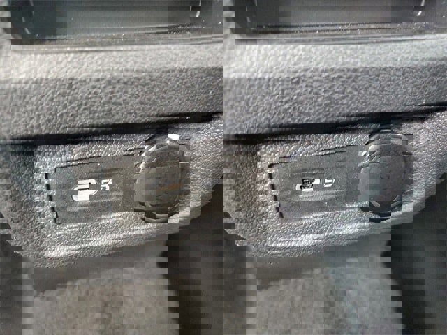 Certified 2023 Volkswagen Tiguan SE image 11