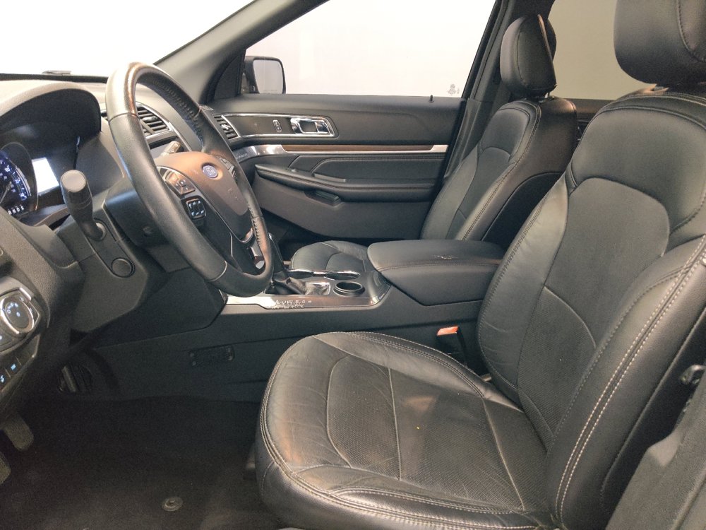 Used 2019 Ford Explorer Limited w/ Class III Trailer Tow Package FWD image 17